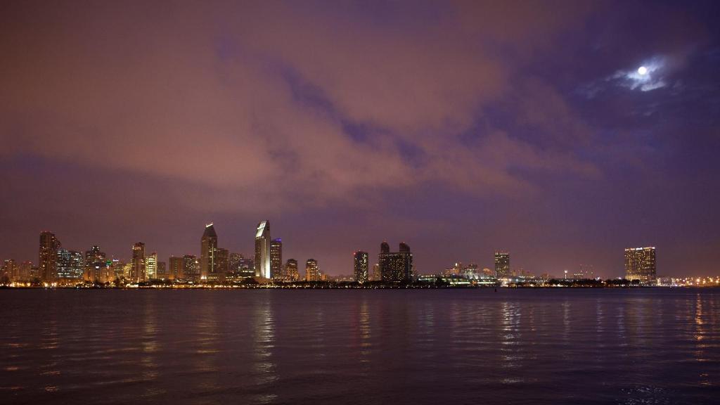 Club Wyndham Harbour Lights Hotel San Diego Exterior photo